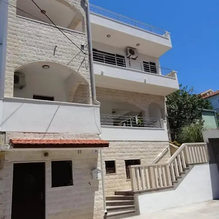 Vesna טרוגיר